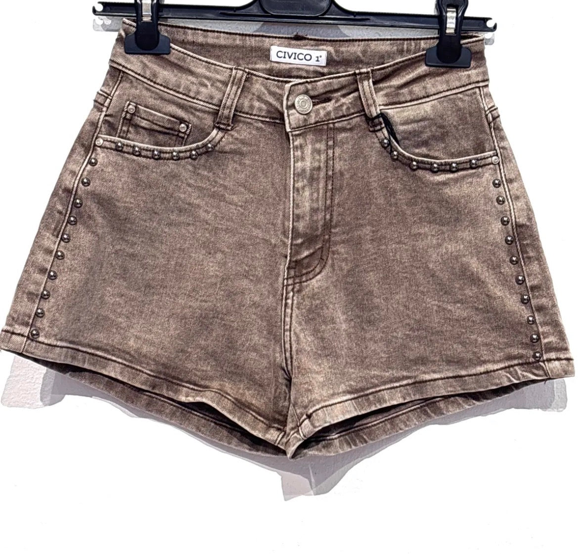 Short denim
